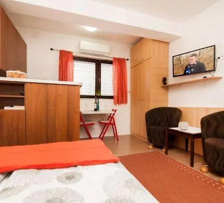 Centar 1 Private Room With Ensuite And Kitchenette Split Exterior photo