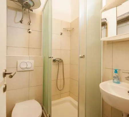 Centar 1 Private Room With Ensuite And Kitchenette Split Exterior photo